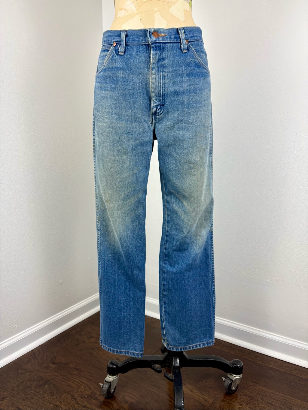 Vtg 2000s Wrangler Worn-In Straight-Leg Jeans